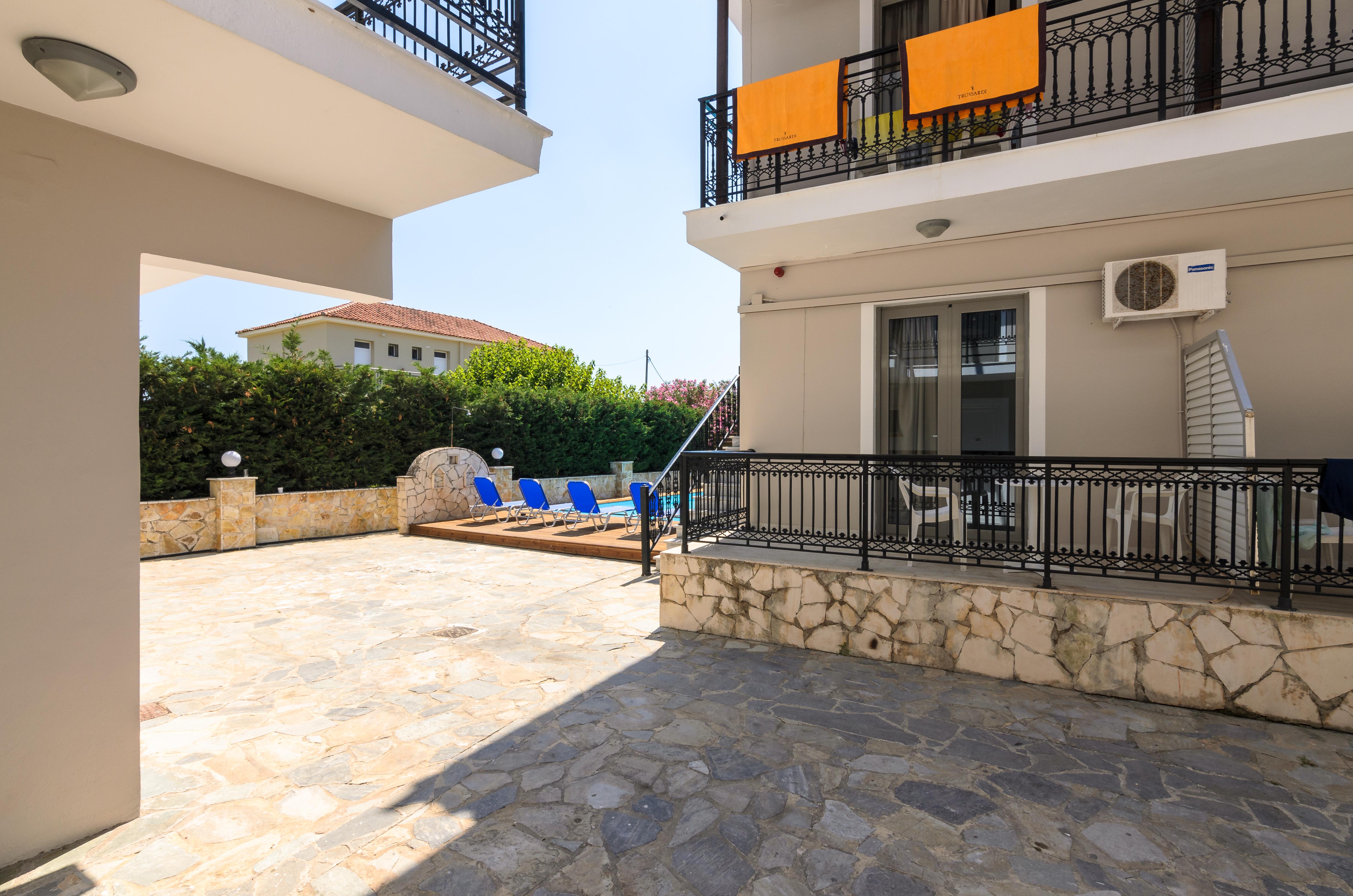 Karras Hotel