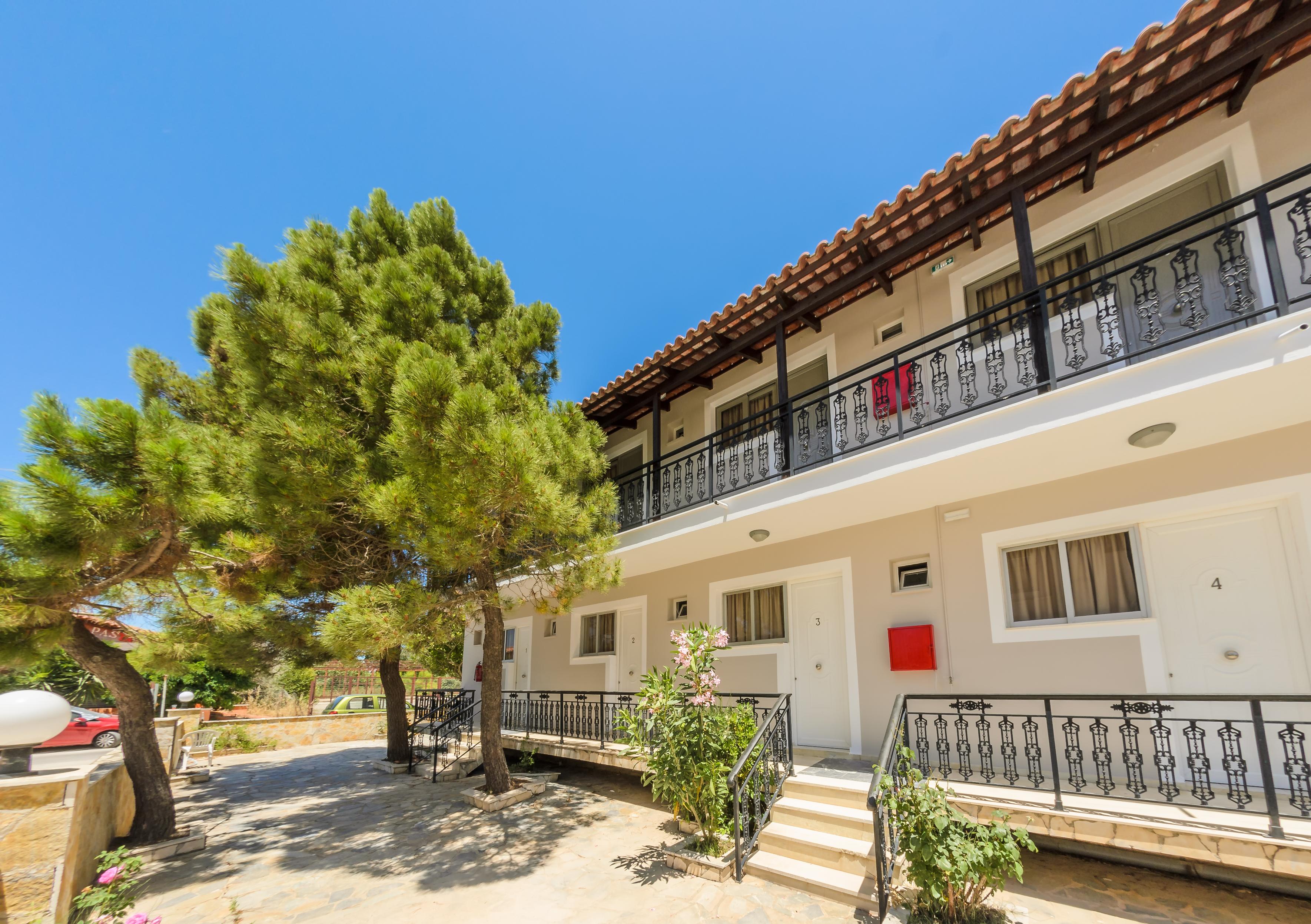 Karras Hotel Laganas