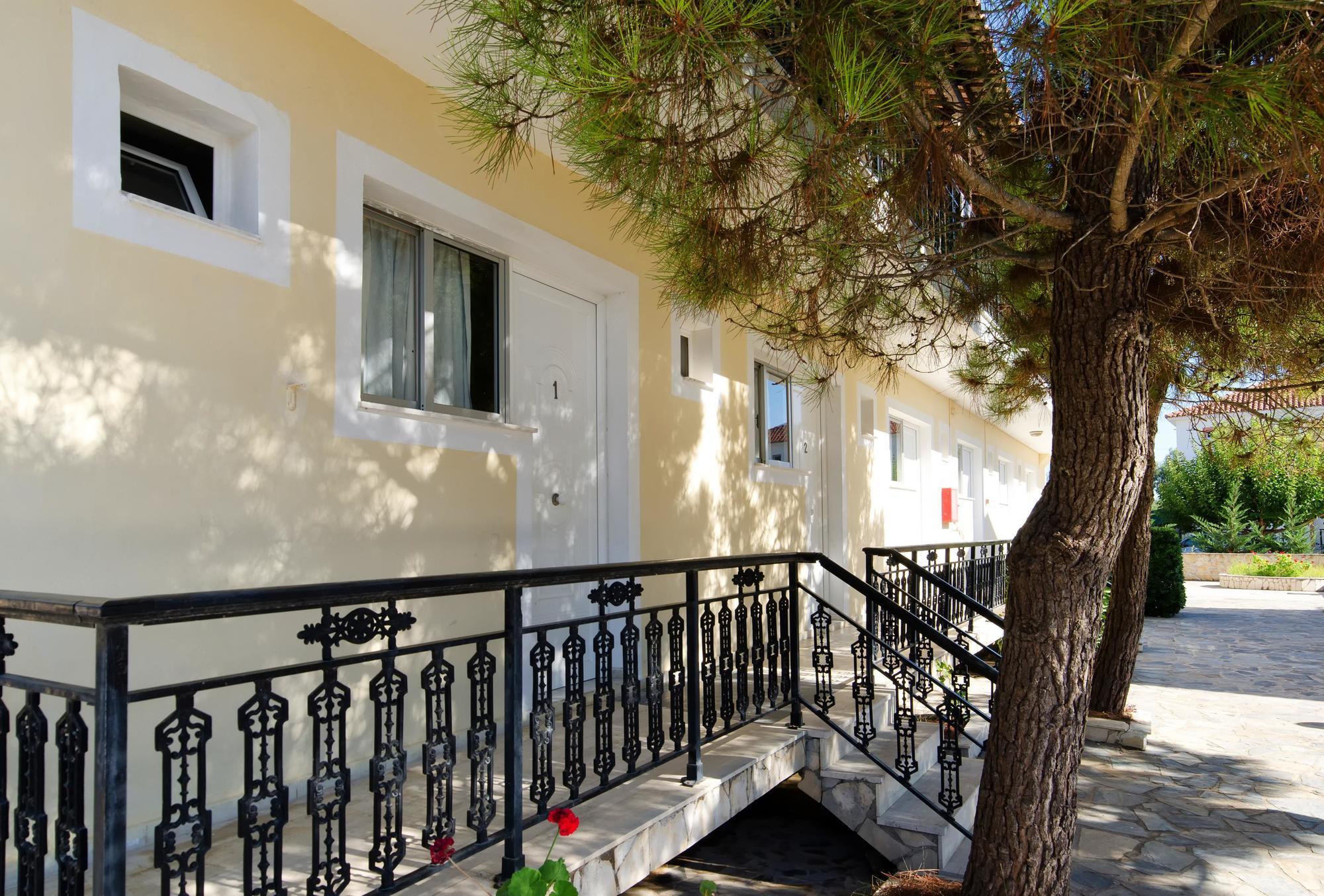 Karras Hotel 4*
